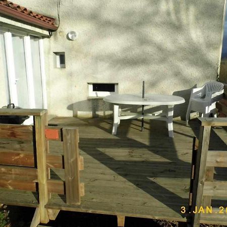 Joli petit T4 confortable au bord de leau Vieille-Brioude Extérieur photo